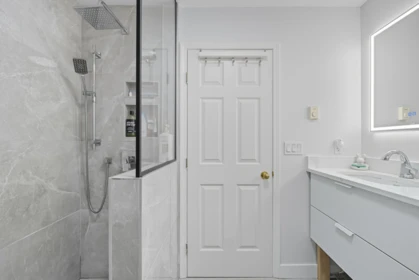 Hallway Photo of 118 15121 19 AVENUE, Surrey BC V4A 8J5