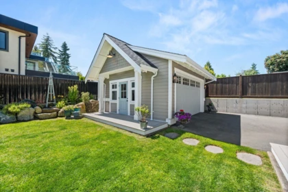 Hot Tub / Spa Photo of 15682 Thrift Avenue, White Rock, BC