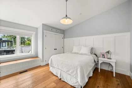 Laundry Room Photo of 15682 Thrift Avenue, White Rock, BC