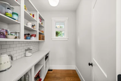 Primary Bedroom Photo of 15682 Thrift Avenue, White Rock, BC