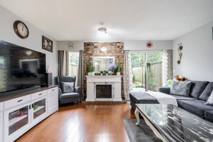 Kitchen Photo of 239 7447 140 Street, Surrey, BC