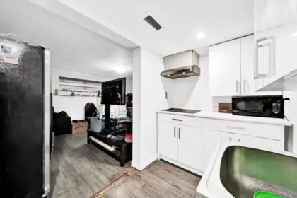 Mudroom Photo of 10231 Semiahmoo Road, Surrey, BC