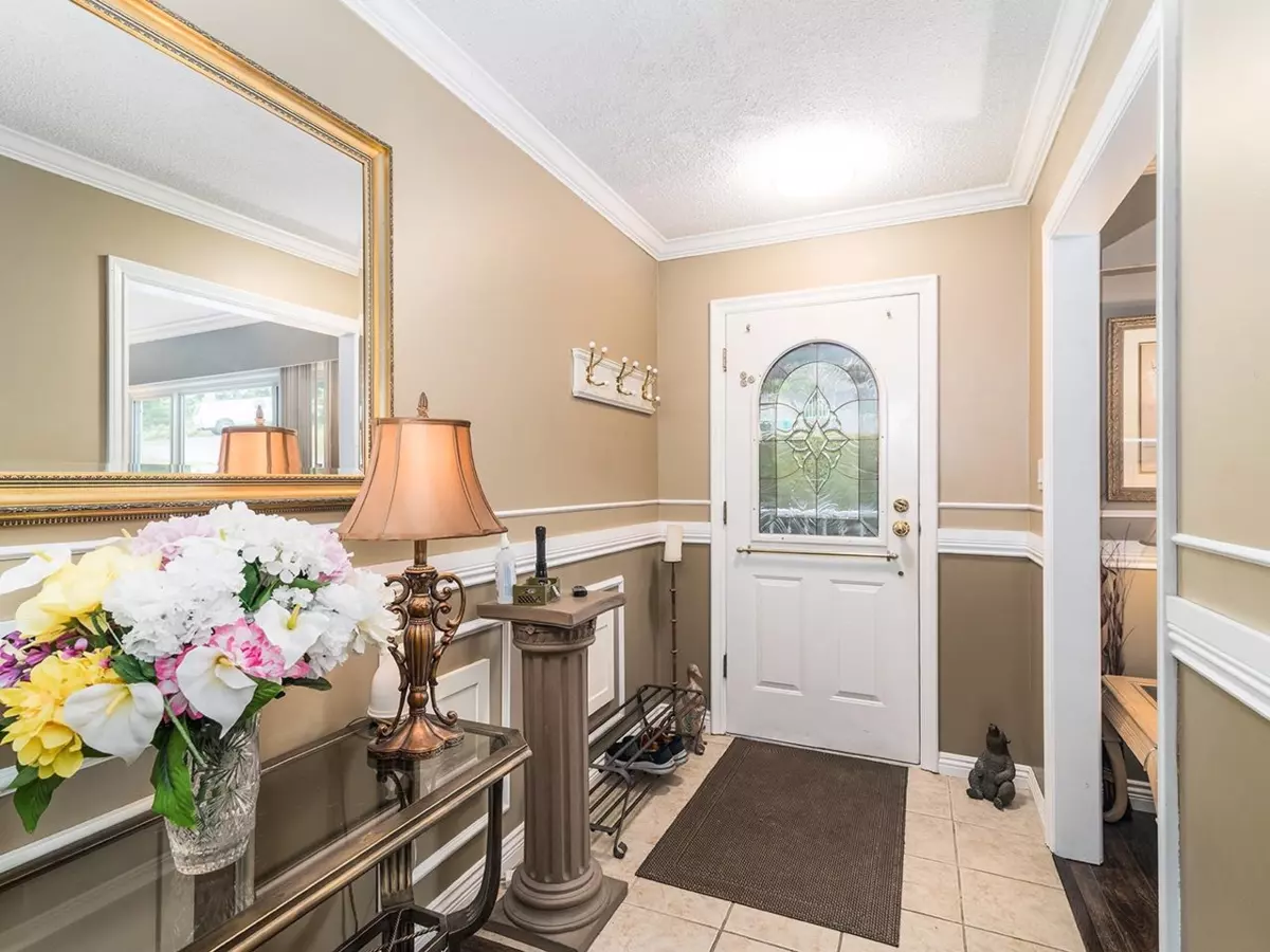 Living Room Photo of 10475 125 Street, Surrey, BC