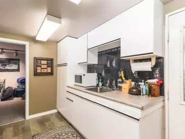 Hallway Photo of 10475 125 Street, Surrey, BC