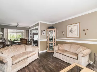 Kitchen Island Photo of 10475 125 Street, Surrey, BC