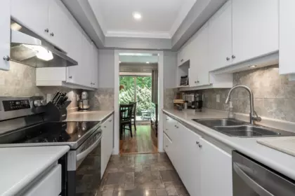 Breakfast Nook Photo of 1873 Lilac Drive, Surrey, BC