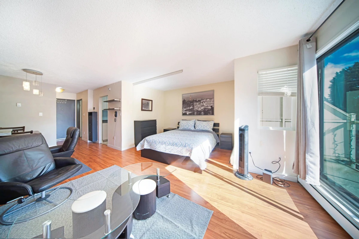 Living Room Photo of 313 830 E 7th Avenue, Vancouver, BC