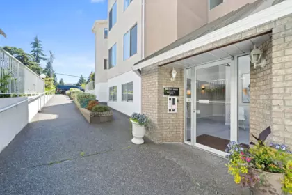 203 1327 Best Street, White Rock, BC, White Rock — Apartment/Condo for sale