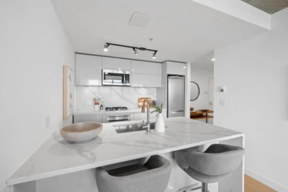 Primary Bathroom Photo of 3705 128 W Cordova Street, Vancouver, BC