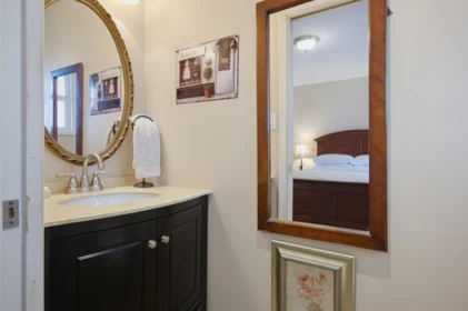 Mudroom Photo of 942 Porter Street, Coquitlam, BC
