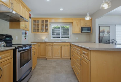 Primary Bedroom Photo of 942 Porter Street, Coquitlam, BC
