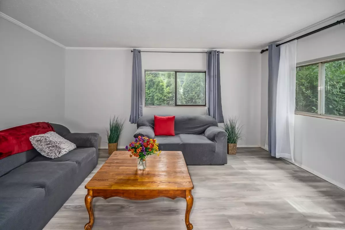 Living Room Photo of 68 3942 Columbia Valley Road, Cultus Lake, BC