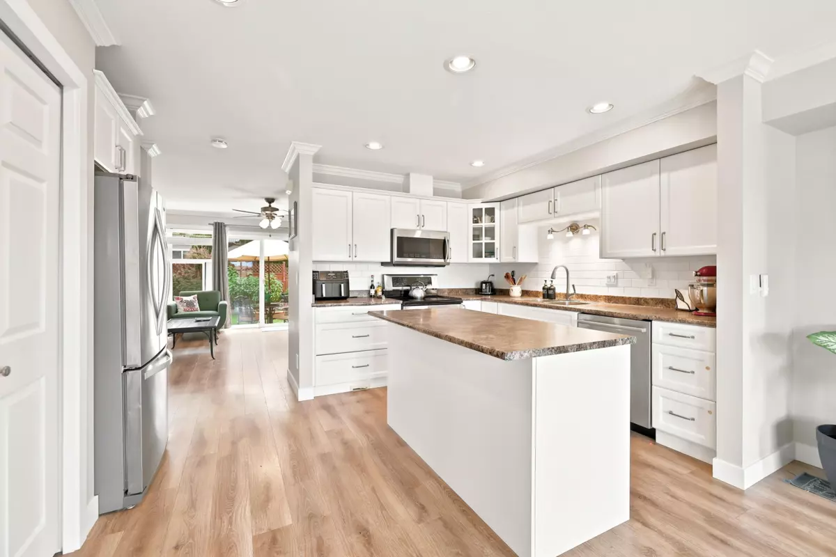 Family Room Photo of 10 5900 Jinkerson Road, Chilliwack, BC