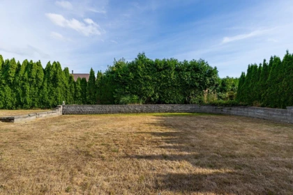 Hot Tub / Spa Photo of 16592 78 Avenue, Surrey, BC