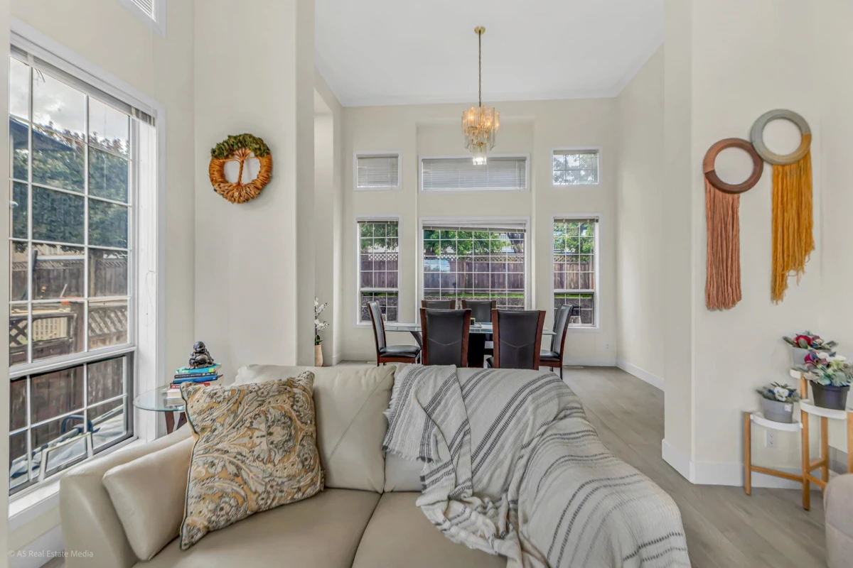 Family Room Photo of 12392 63a Avenue, Surrey, BC