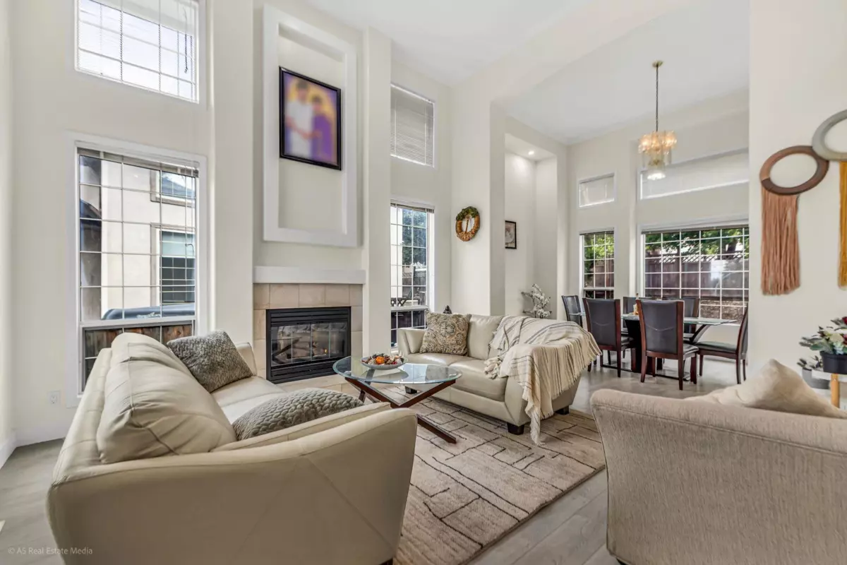 Living Room Photo of 12392 63a Avenue, Surrey, BC