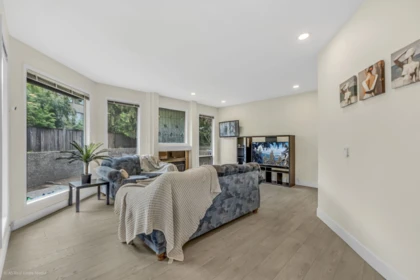 Breakfast Nook Photo of 12392 63a Avenue, Surrey, BC