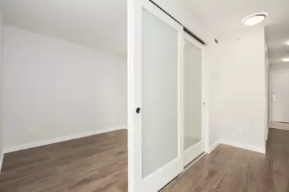 Powder Room Photo of 2110 833 Seymour Street, Vancouver, BC