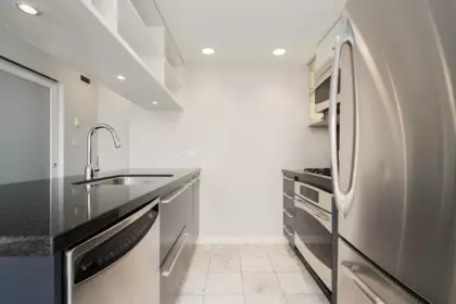 Walk-In Closet Photo of 2110 833 Seymour Street, Vancouver, BC