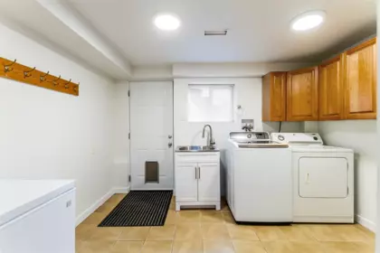 Basement Recreation Room Photo of 444 Lakeview Street, Coquitlam, BC