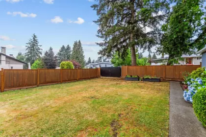 Front Yard Photo of 444 Lakeview Street, Coquitlam, BC