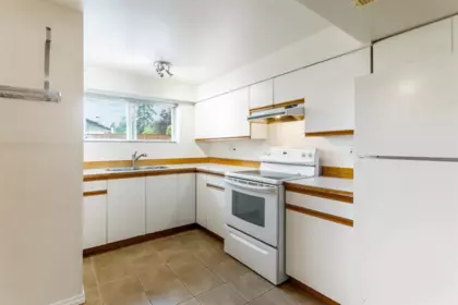 Mudroom Photo of 444 Lakeview Street, Coquitlam, BC