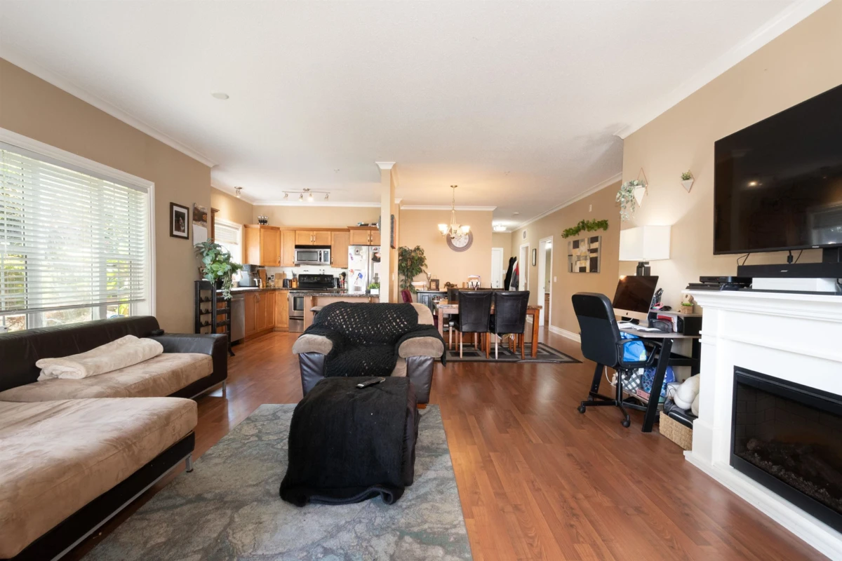 Family Room Photo of 101 20286 53a Avenue, Langley, BC
