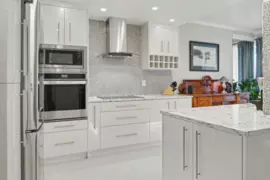 208 1765 Martin Drive, Surrey, BC