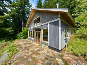 1572 Mountain Road, Gibsons, BC, Gibsons — Single Family Residence for sale