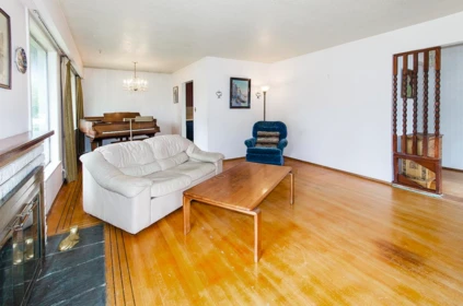 Breakfast Nook Photo of 945 Caithness Crescent, Port Moody, BC