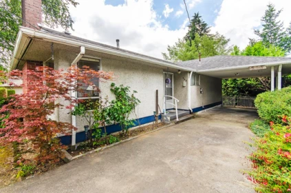 Family Room Photo of 945 Caithness Crescent, Port Moody, BC