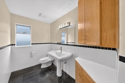 Kitchen Island Photo of 4055 W 31st Avenue, Vancouver, BC