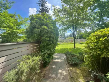 10582 Holly Park Lane, Surrey, BC, Surrey — Townhouse for sale