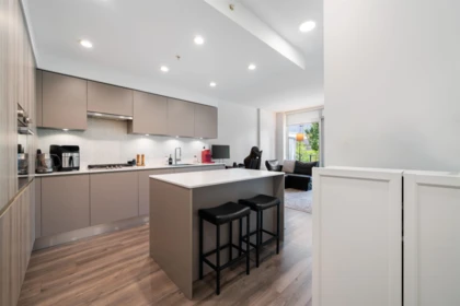 202 3809 Evergreen Place, Burnaby, BC, Burnaby — Apartment/Condo for sale
