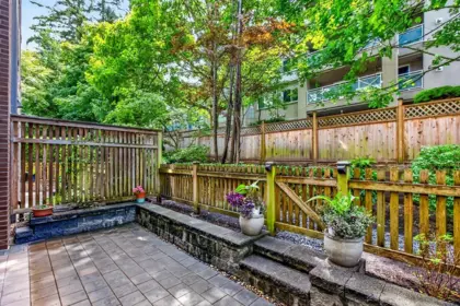 Mudroom Photo of 106 15188 29a Avenue, Surrey, BC