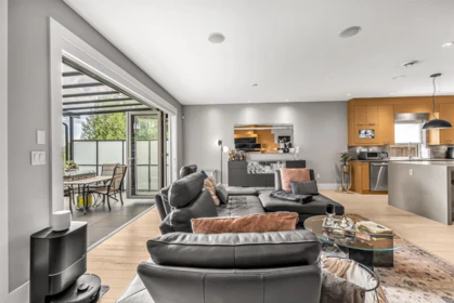 Breakfast Nook Photo of 1033 Prospect Avenue, North Vancouver, BC