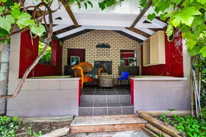Outdoor Patio Photo of 31663 Townshipline Avenue, Mission, BC