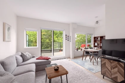 404 2666 Duke Street, Vancouver, BC, Vancouver — Apartment/Condo for sale