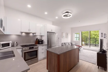 404 2666 Duke Street, Vancouver, BC, Vancouver — Apartment/Condo for sale