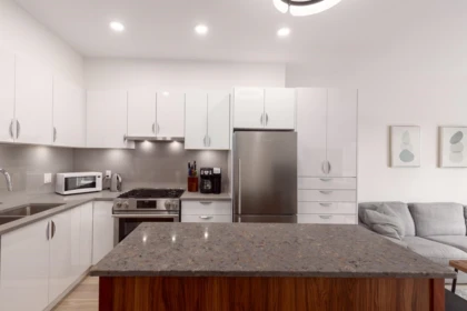404 2666 Duke Street, Vancouver, BC, Vancouver — Apartment/Condo for sale