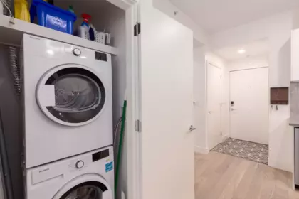 Mudroom Photo of 404 2666 Duke Street, Vancouver, BC