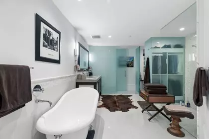 Laundry Room Photo of 304 1102 Hornby Street, Vancouver, BC