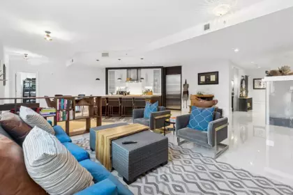 304 1102 Hornby Street, Vancouver, BC, Vancouver — Apartment/Condo for sale