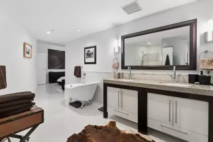 Mudroom Photo of 304 1102 Hornby Street, Vancouver, BC