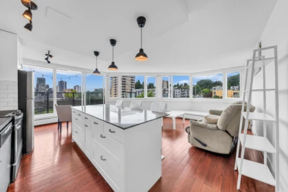 Kitchen Island Photo of 701 31 Elliot Street, New Westminster, BC