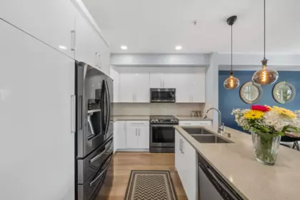 Kitchen Island Photo of 2 11282 Cottonwood Drive, Maple Ridge, BC