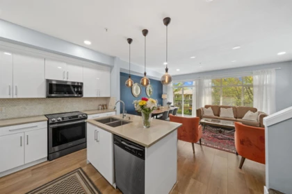 Kitchen Photo of 2 11282 Cottonwood Drive, Maple Ridge, BC