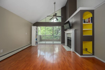 Family Room Photo of 309 932 Robinson Street, Coquitlam, BC