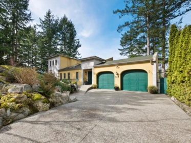 313 Skyline Drive, Gibsons, BC, Gibsons — Single Family Residence for sale