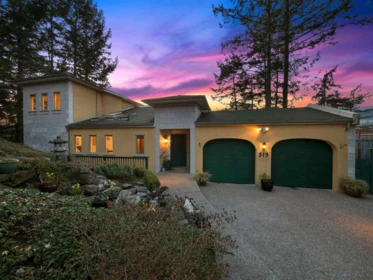 313 Skyline Drive, Gibsons, BC, Gibsons — Single Family Residence for sale